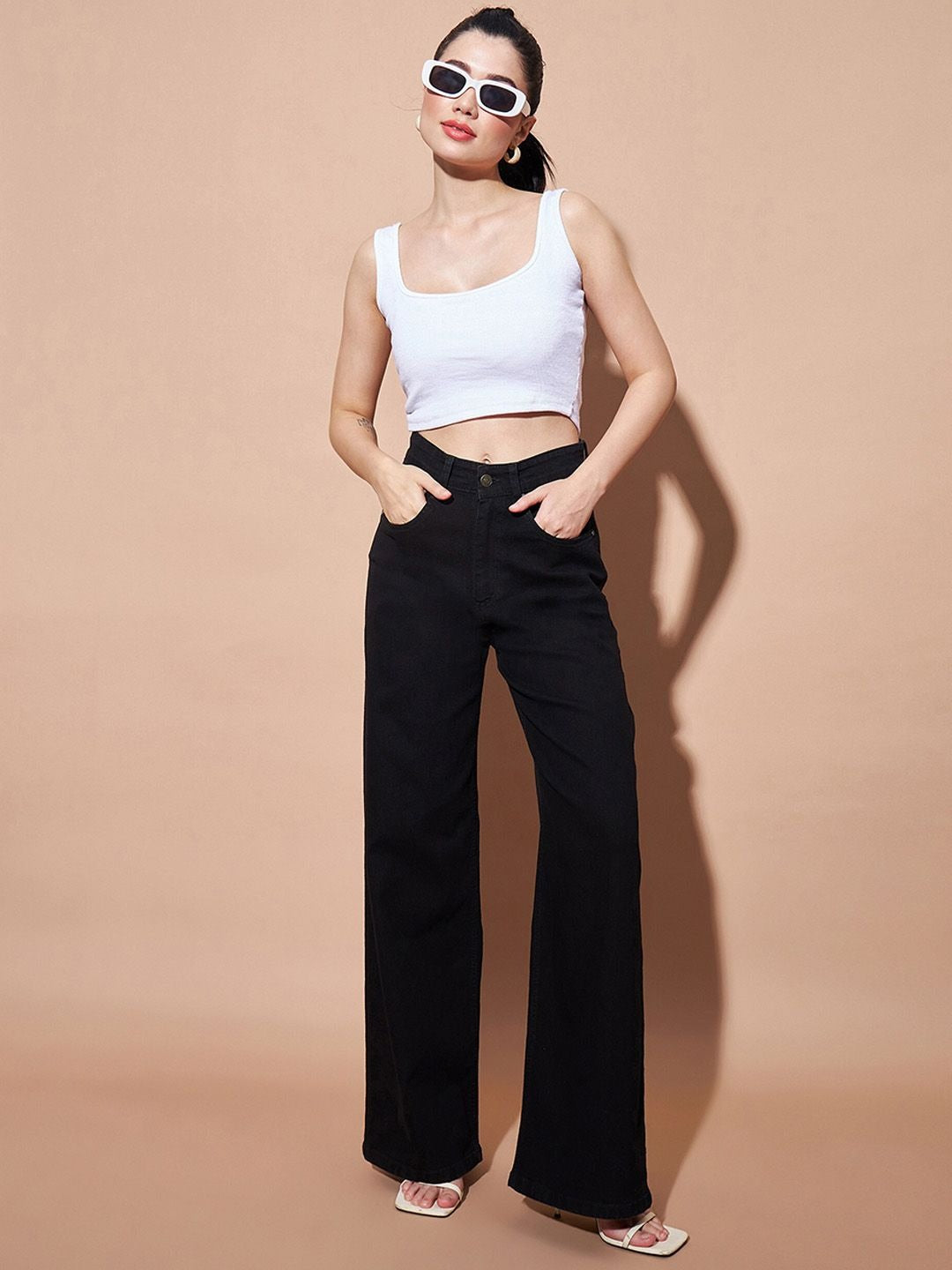 Women Clean Look No Fade High-Rise Straight Fit Jeans