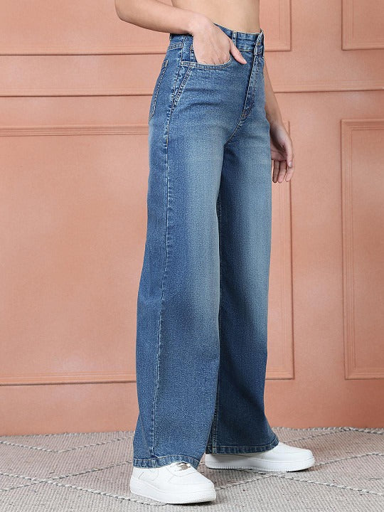 Women Straight Fit High-Rise Light Fade Jeans