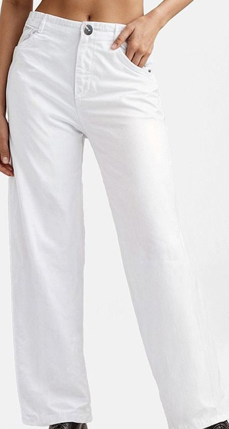 Women Classic Straight Fit Mid-Rise Stretchable Jeans