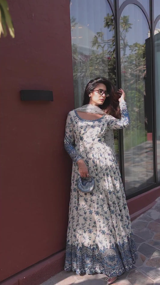Elegant Floral Print A-Line Midi Dress with Puff Sleeves and Square Neckline