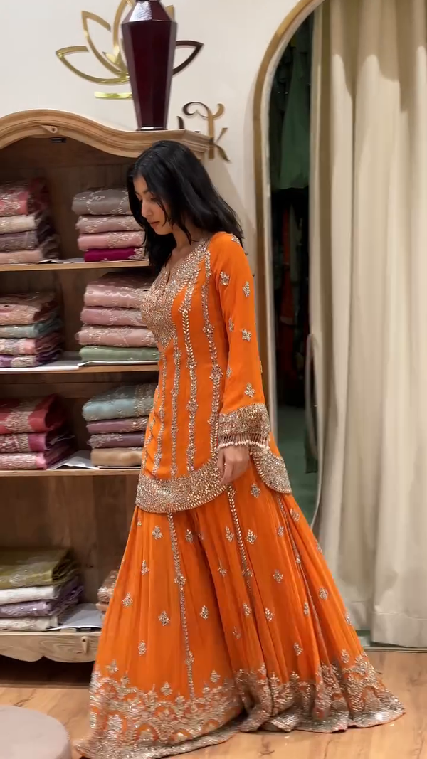 Elegant Women’s Floral Print A-Line Dress with V-Neck and Flowy Sleeves